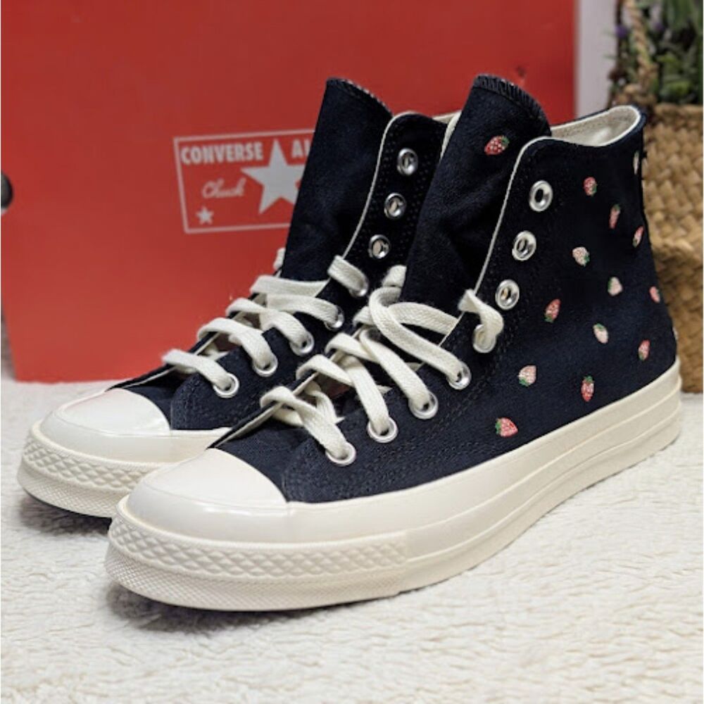 Converse Chuck 70 Strawberries Embroidered High Top Sneakers Women's 9.5 NIB